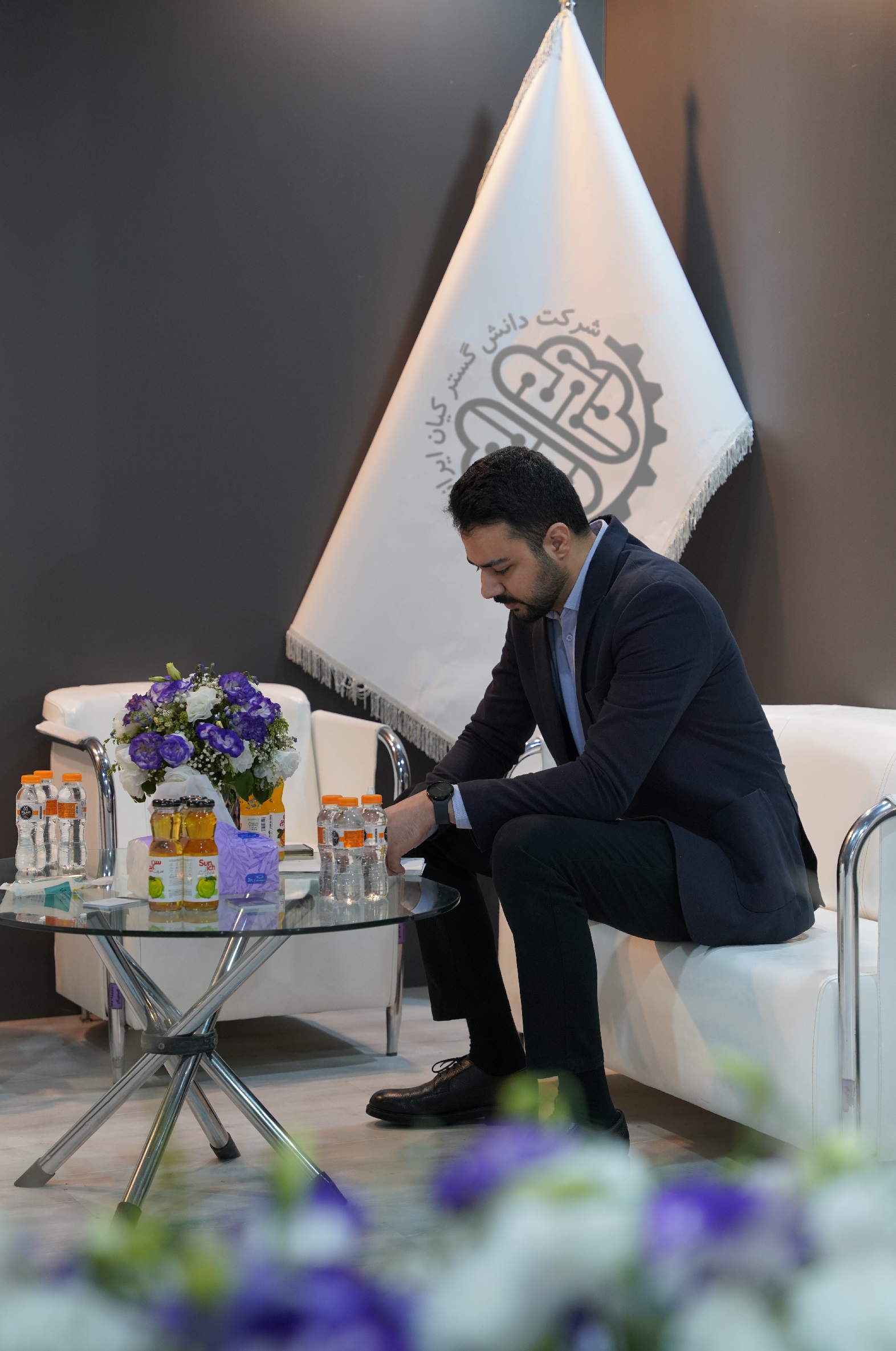 Sina Zabihi – CEO of DGKI سینا ذبیحی، مدیرعامل شرکت دانش گستر کیان ایرانیان | Sina Zabihi, CEO of Danesh Gostar Kian Iranian Company - 1